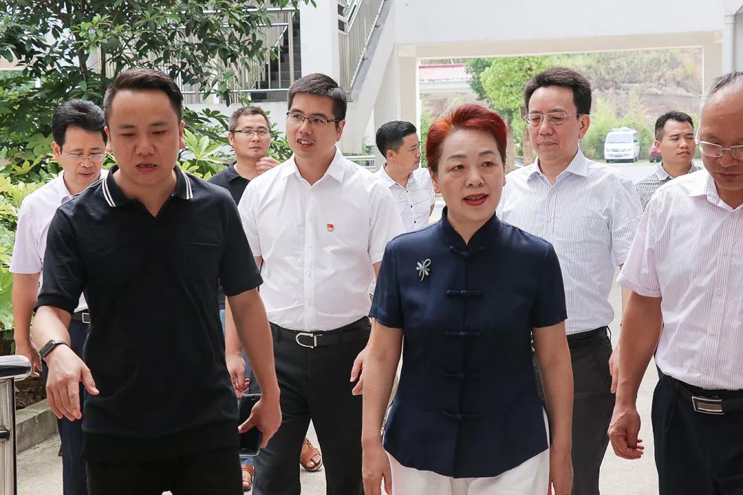 省民政厅党组书记、厅长唐白玉莅临株洲县海福祥养老护理院考察工作