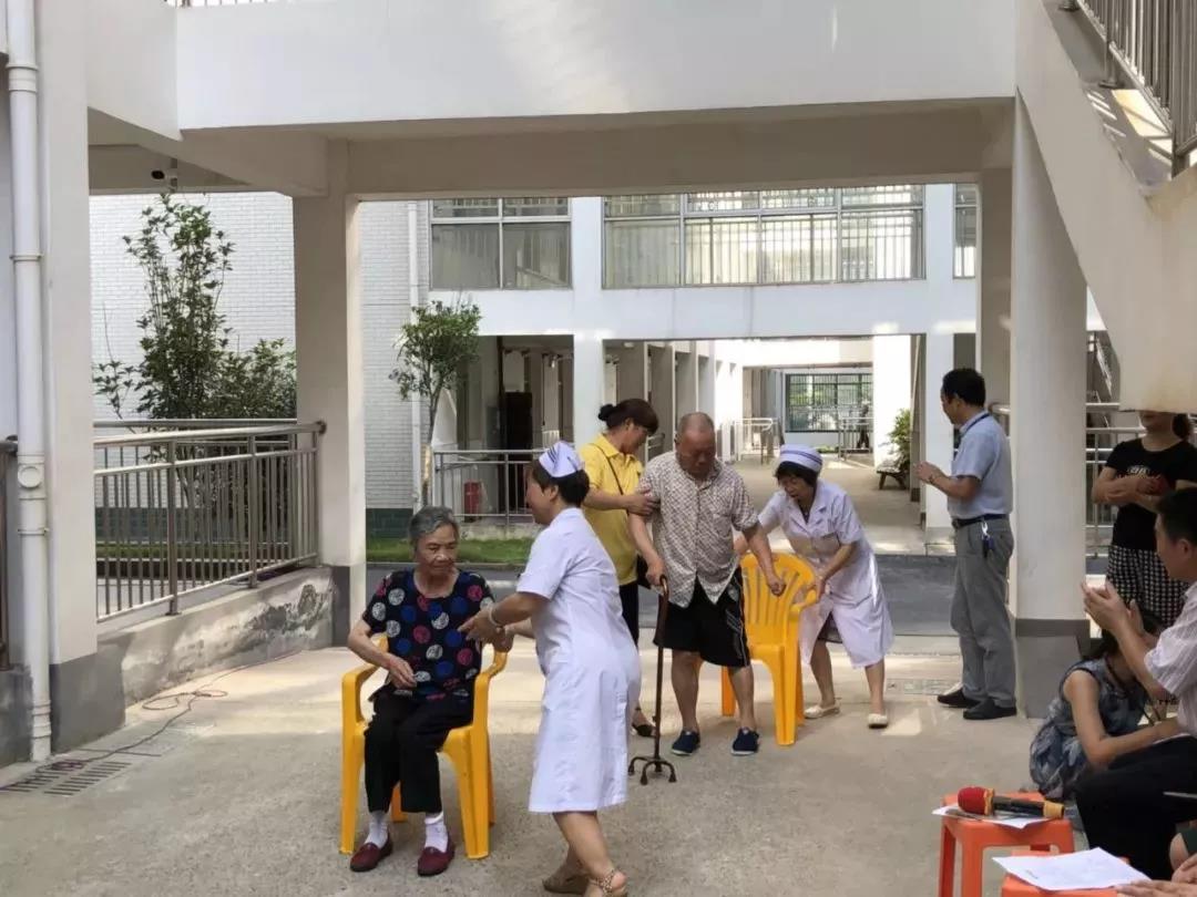 海福祥“快乐老人”歌咏比赛