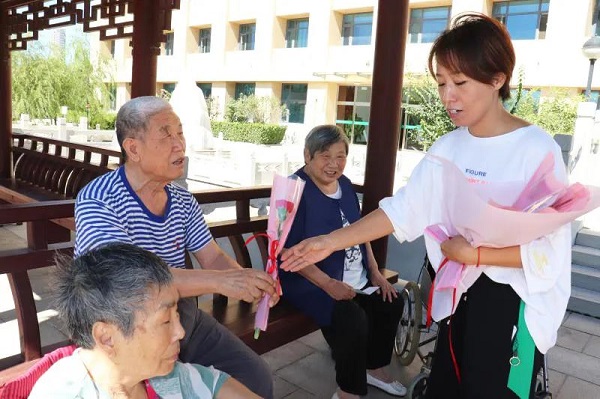 教师节|年轻教师家长爱，退休老教师我们宠