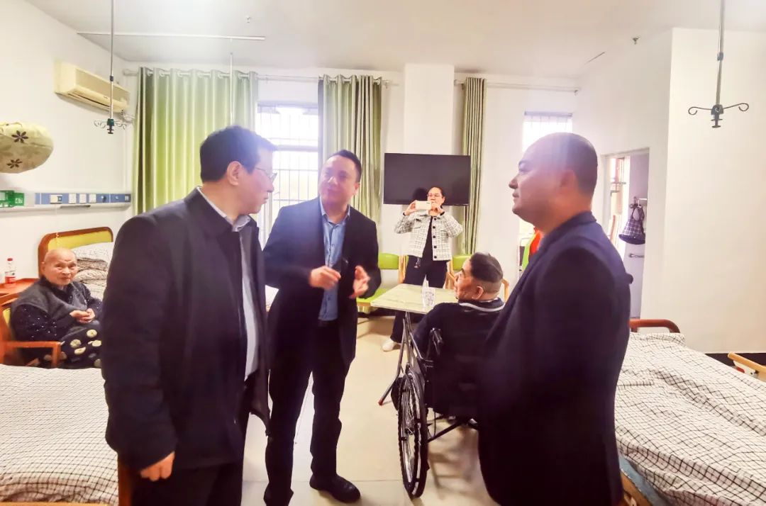 株洲市民政局党组书记黄上峰带队莅临海福祥第二养老院参观调研